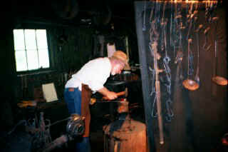 blacksmith.jpg (32303 bytes)